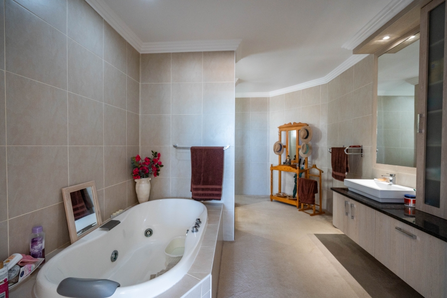 4 Bedroom Property for Sale in West Bank Eastern Cape